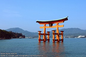 Il torii di Itsukushima.