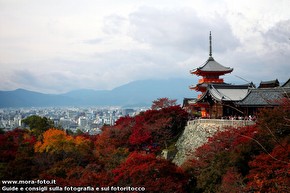 Panorama di Kyoto in autunno.