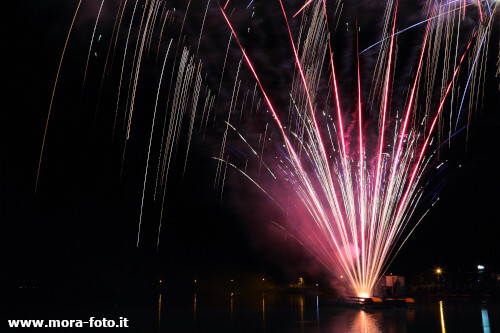 Fuochi d'artificio sul lago di Auronzo