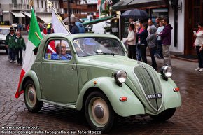 Fiat Topolino alla sfilata in Corso Italia.