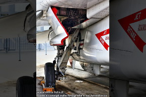 Carrello F-14 Tomcat sul ponte della Intrepid.