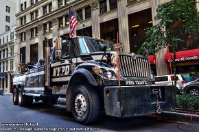 Carro attrezzi sulle strade di Manhattan.