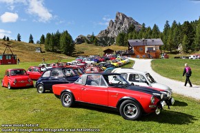 Parcheggio per l'aperitivo a Col Gallina.