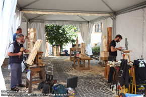 Scultori all'opera al simposio di Cortina.