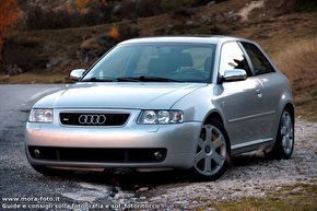 Audi S3 scattata in passo Giau.